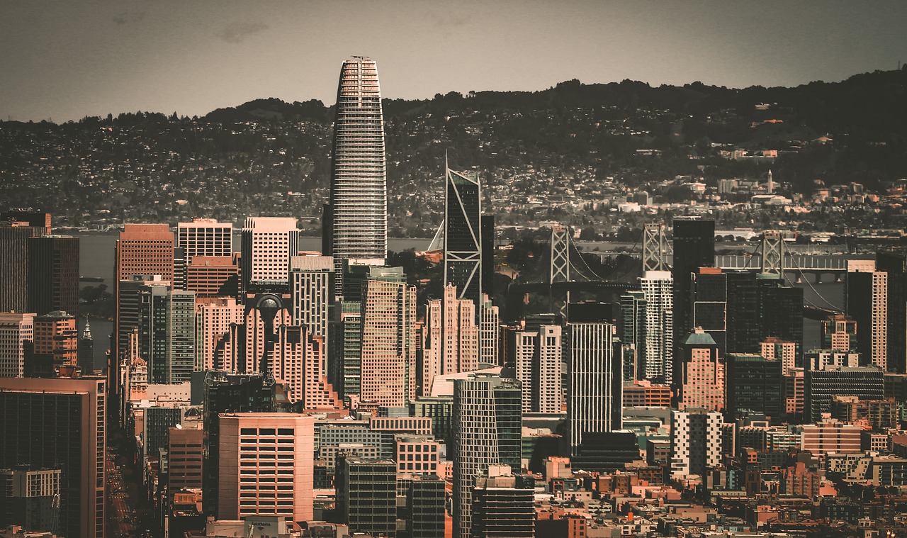 两名可能被 两名可能被